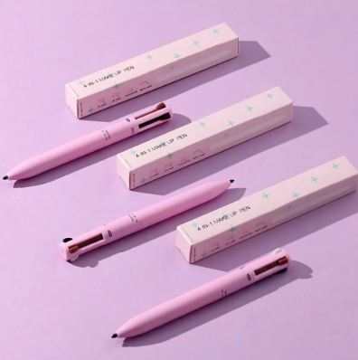 Stylo de maquillage 4 en 1 compact avec correcteur, anti-cernes, illuminateur et contour pour un maquillage polyvalent et pratique.