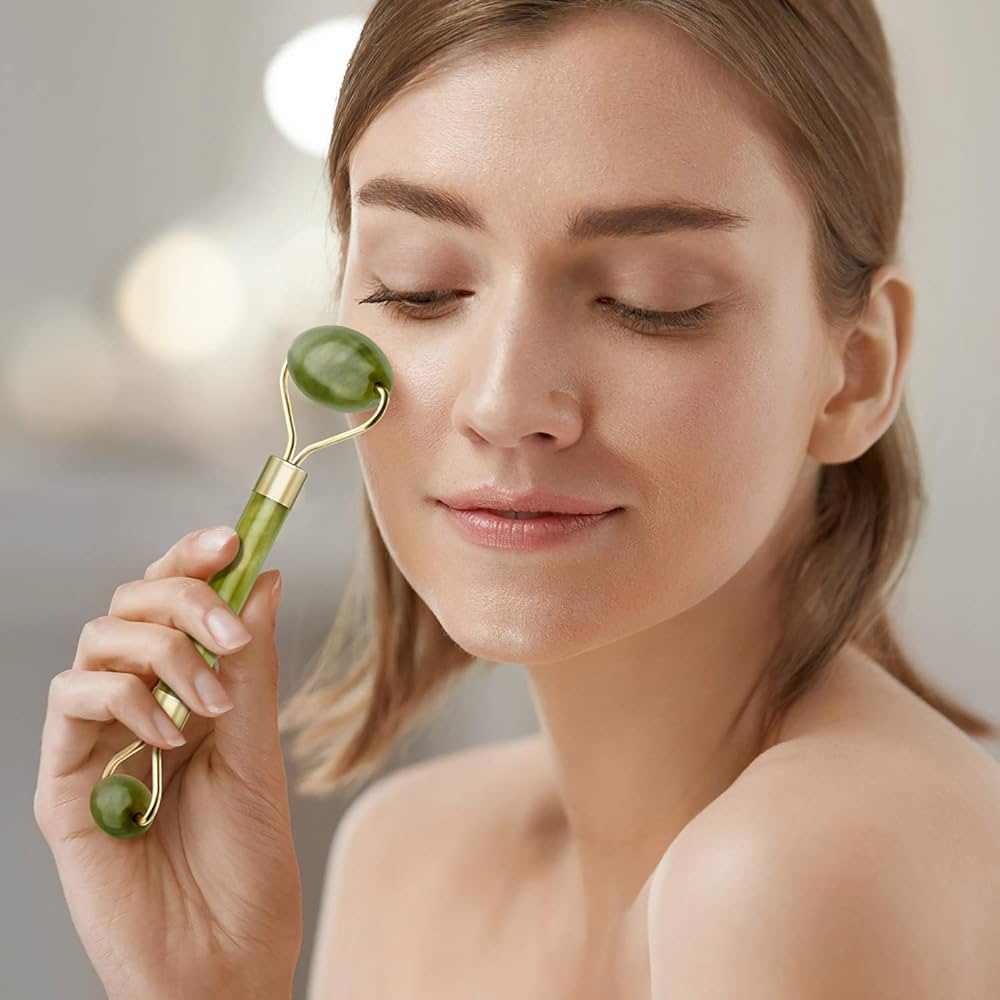 Rouleau de jade en pierre naturelle pour soin visage et relaxation