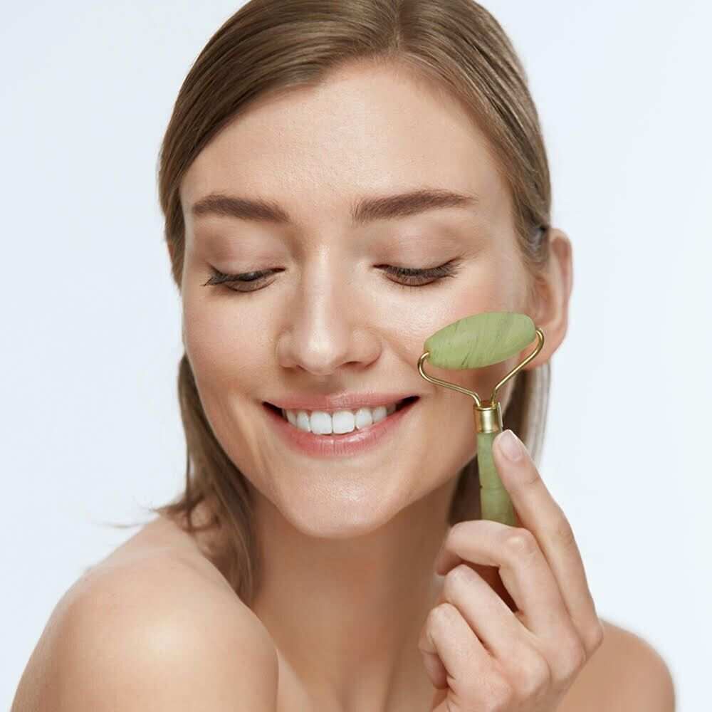 Rouleau de Jade en jade naturel pour soin visage apaisant et revitalisant